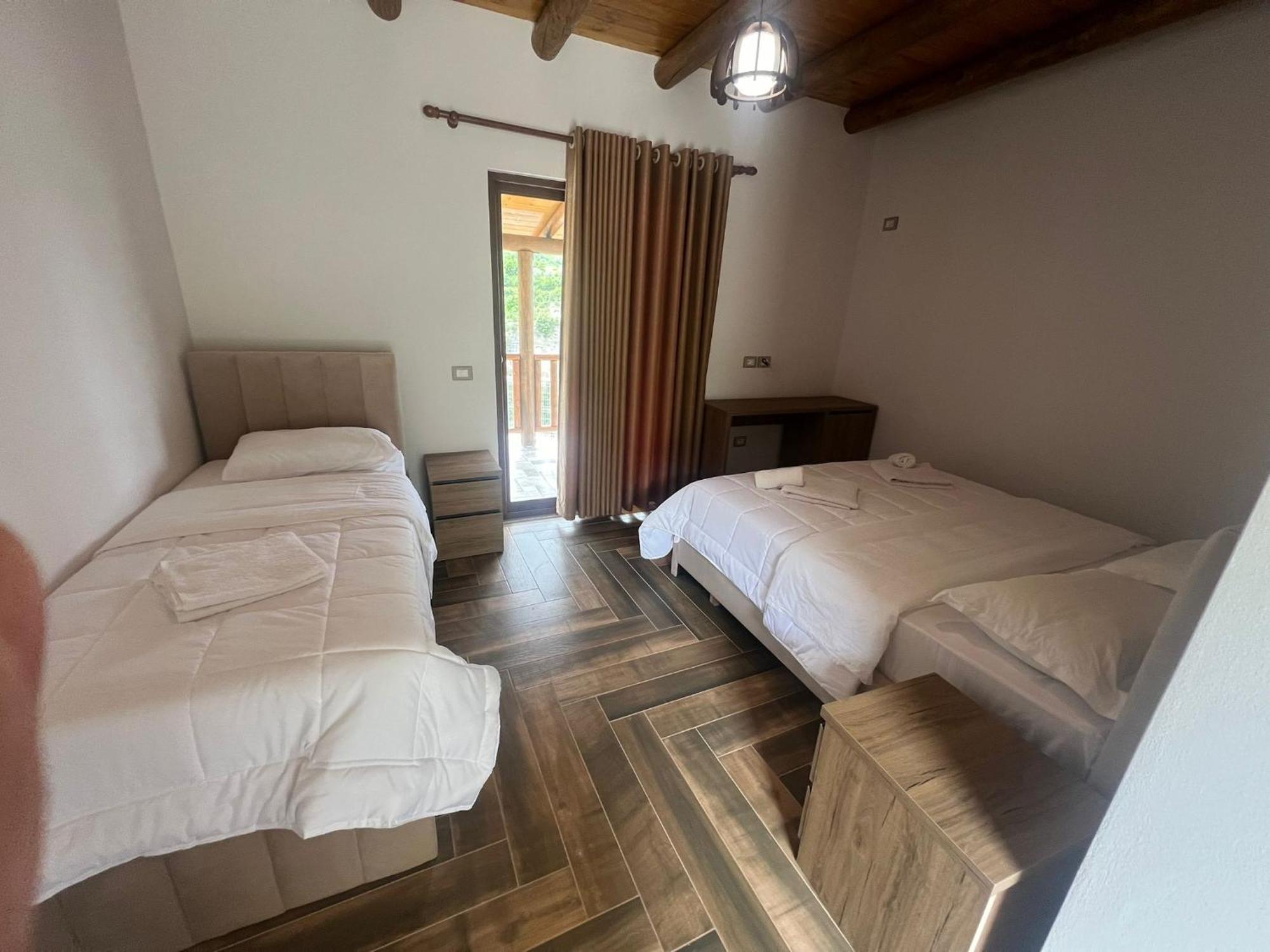 Guest House Bracaj Corovode Ngoại thất bức ảnh