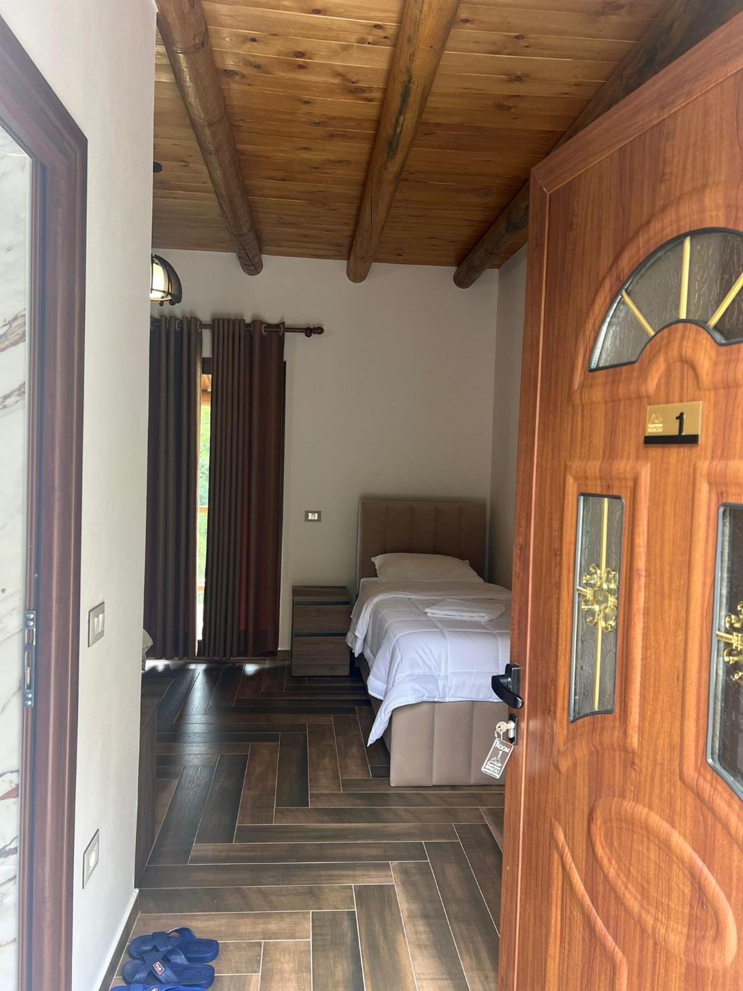 Guest House Bracaj Corovode Ngoại thất bức ảnh