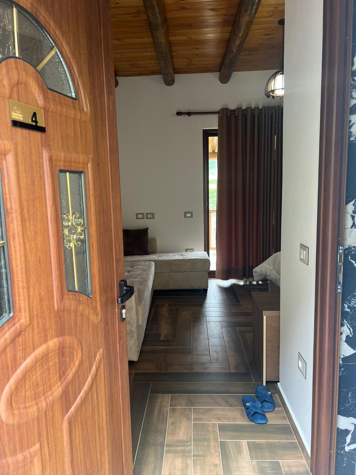 Guest House Bracaj Corovode Ngoại thất bức ảnh