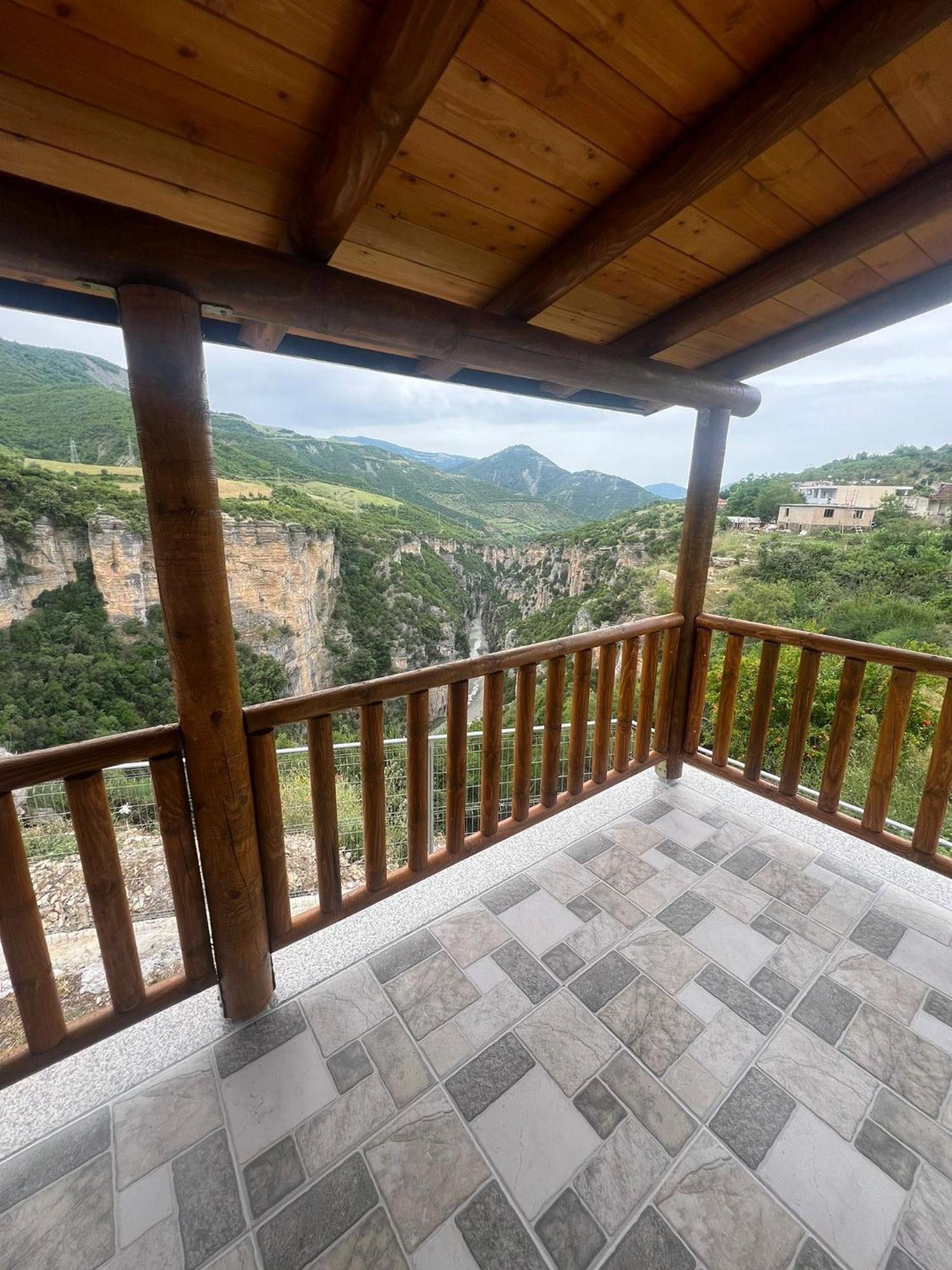 Guest House Bracaj Corovode Ngoại thất bức ảnh