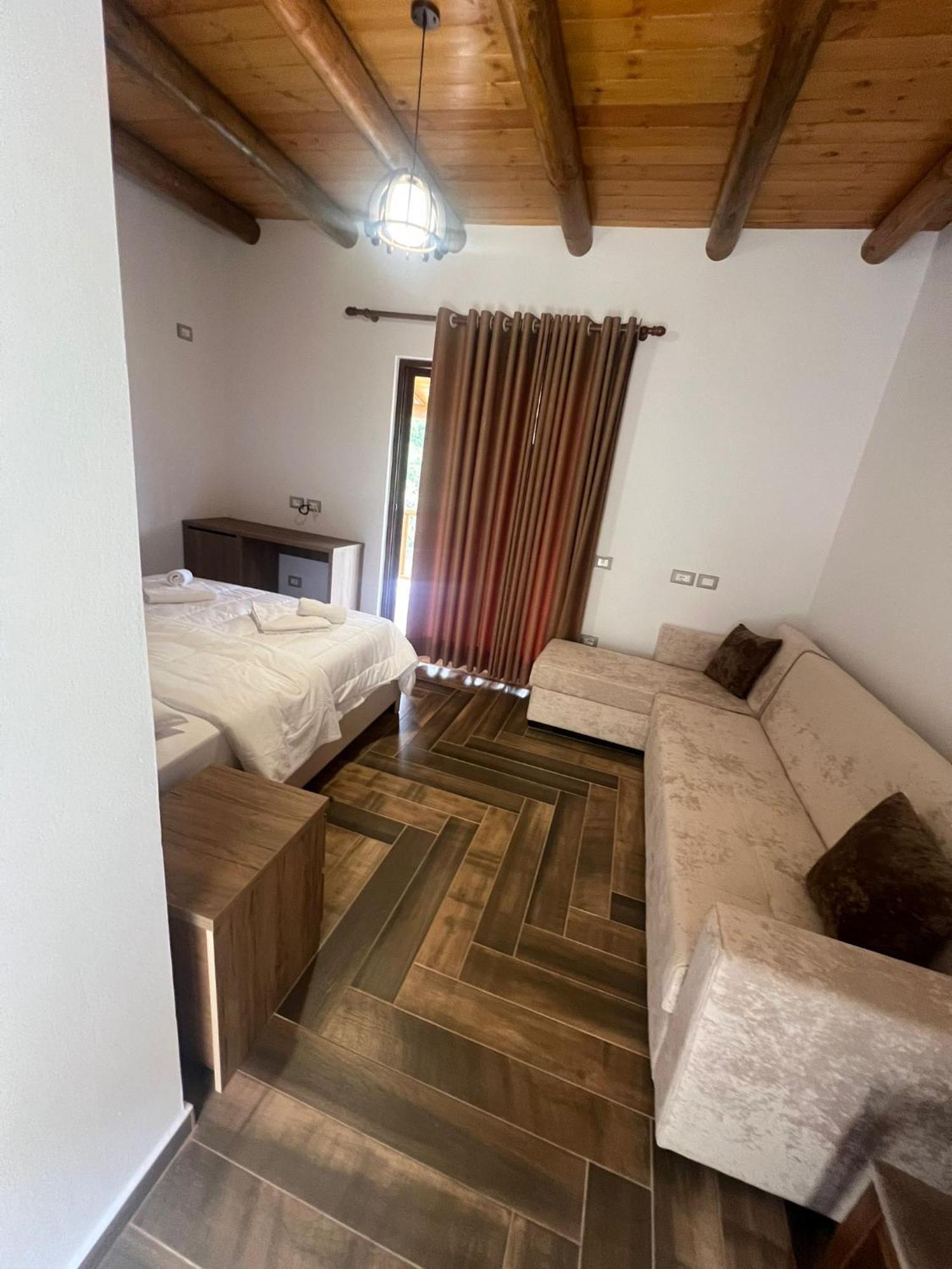 Guest House Bracaj Corovode Ngoại thất bức ảnh