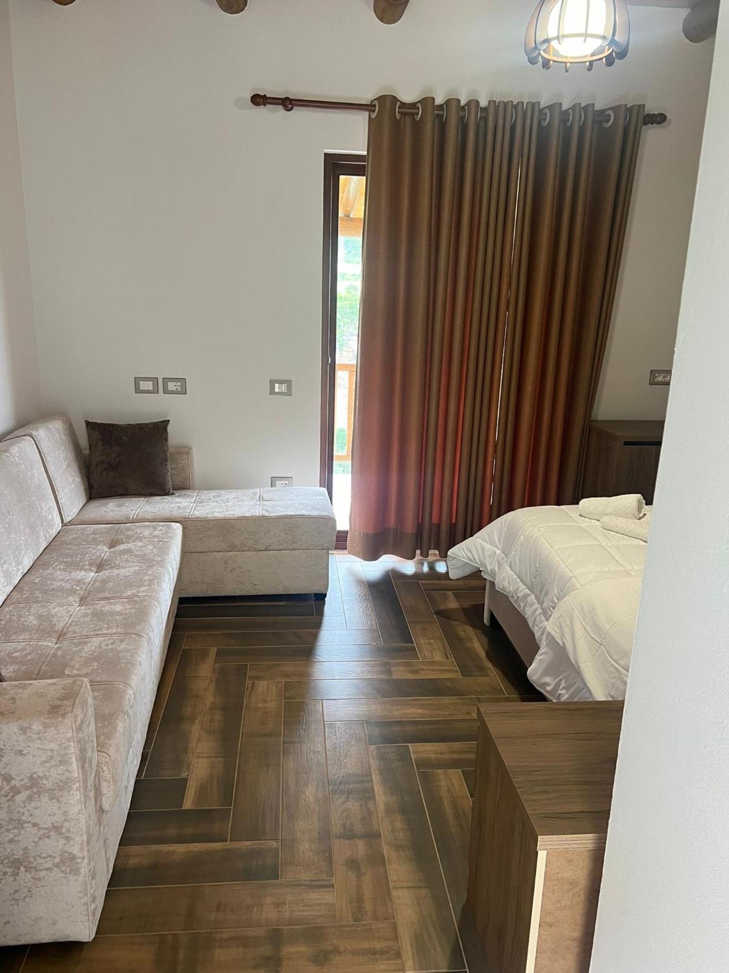 Guest House Bracaj Corovode Ngoại thất bức ảnh