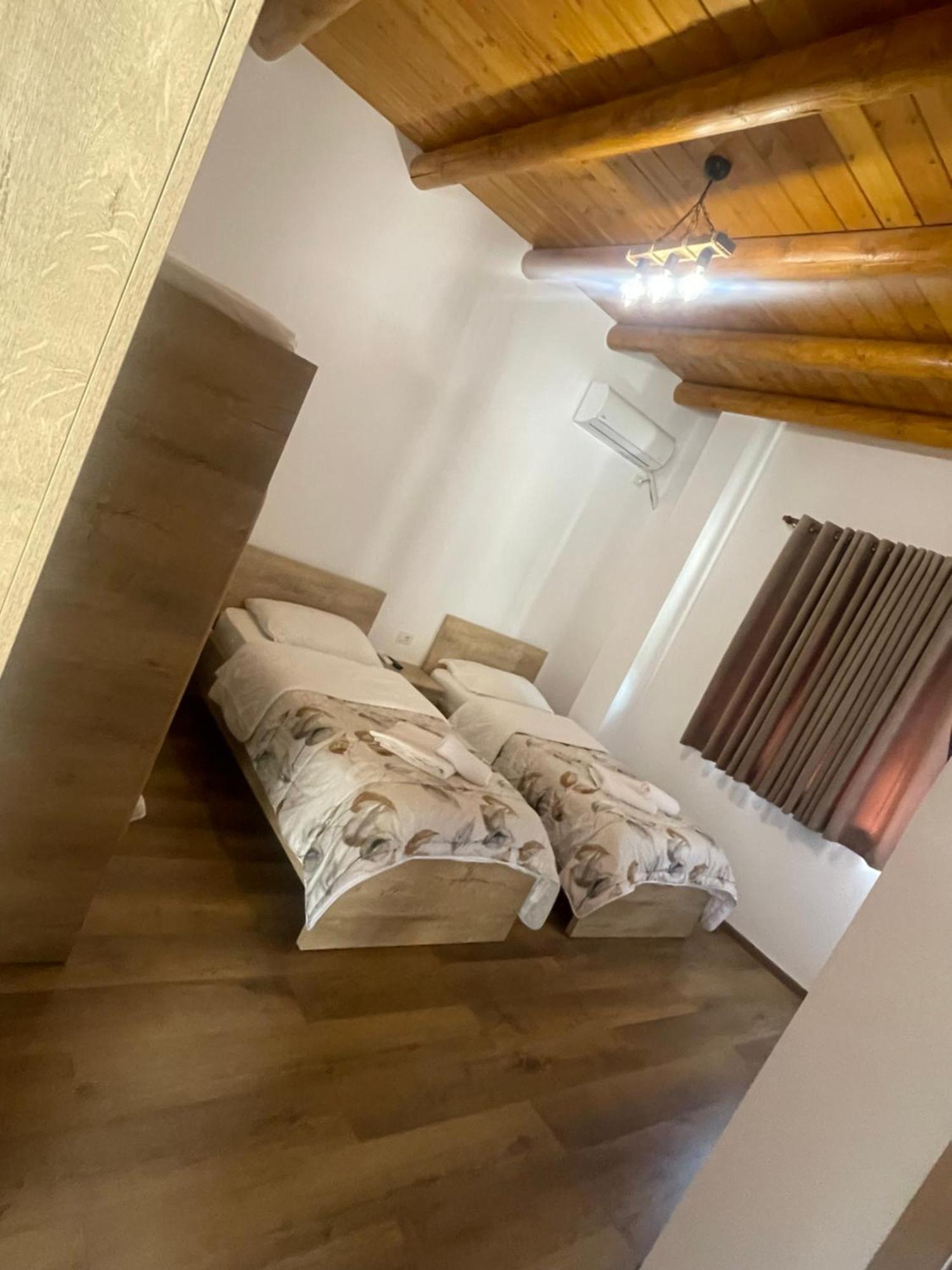 Guest House Bracaj Corovode Ngoại thất bức ảnh