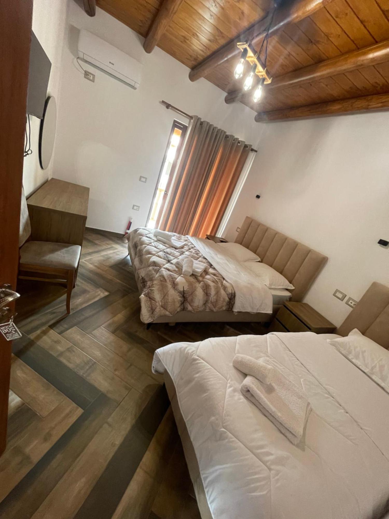 Guest House Bracaj Corovode Ngoại thất bức ảnh